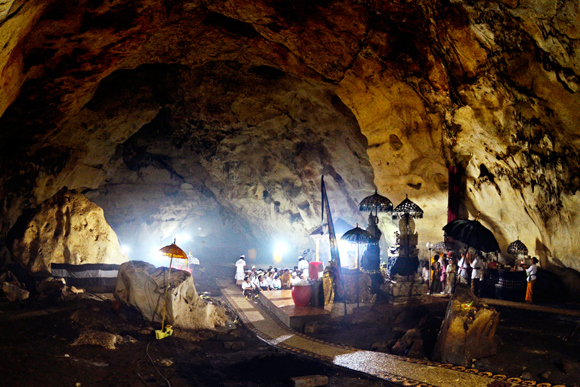giri putri cave (1)